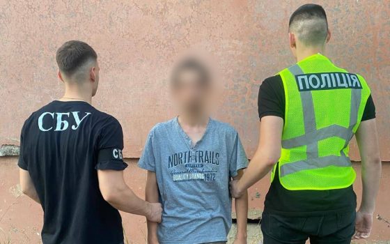 На Одещині викрили молодих людей, які підпалили релейну шафу Укрзалізниці «фото»