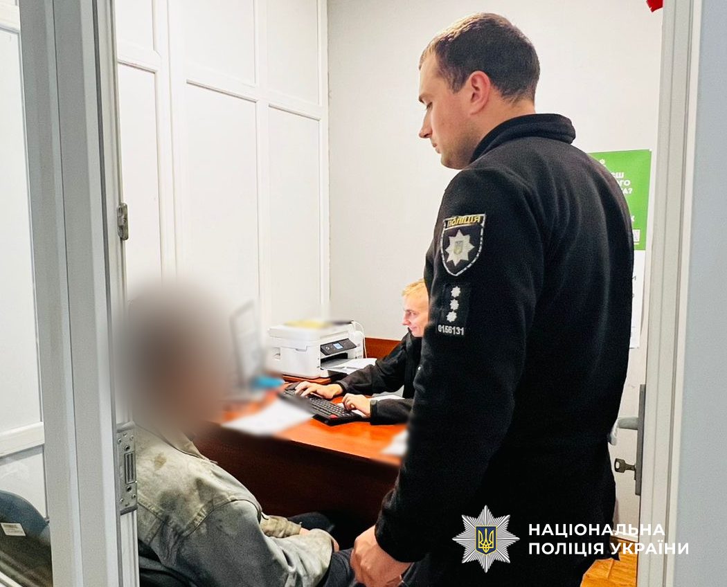 На Одещині затримали чоловіка, який вдарив ножем знайомого usionline.com На Одещині затримали чоловіка, який вдарив ножем знайомого «фото»