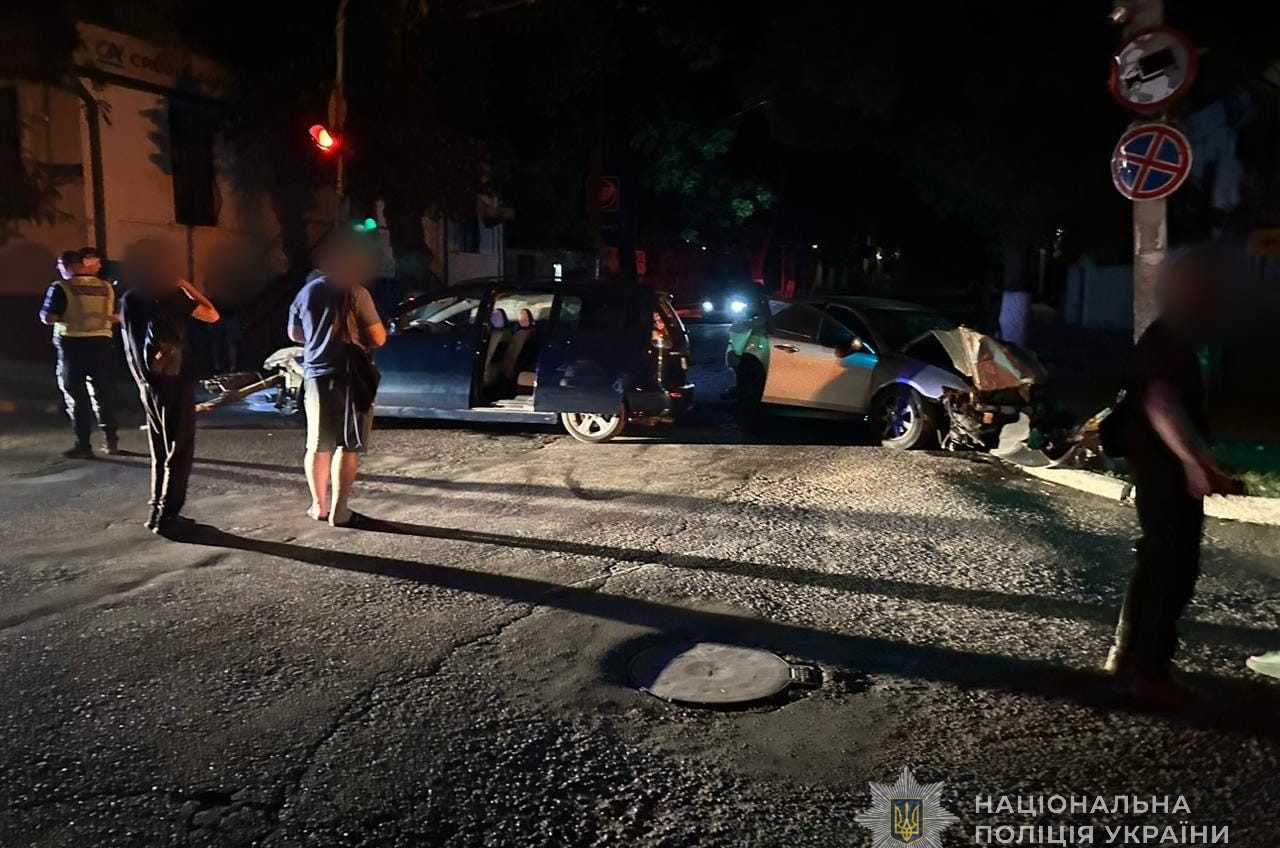 В Одесі суд покарав водія, який проїхав на червоне і спричинив ДТП (фото) usionline.com В Одесі суд покарав водія, який проїхав на червоне і спричинив ДТП (фото) «фото»
