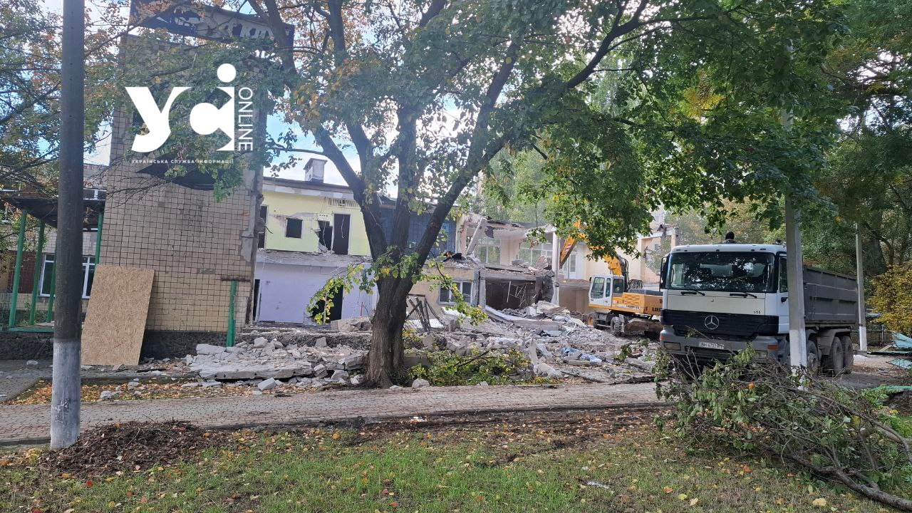 В Одесі зносять будівлю дитсадка, пошкодженого під час дронової атаки рф (фото) «фото»