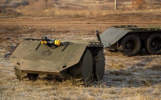 Український робот-евакуатор врятував важкопораненого воїна на відстані 20 метрів від ворога «фото»