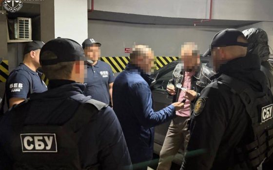 Заступник керівника БЕБ в Одесі заробляв на бізнесі в «ЛНР»: посадовця затримали (фото) usionline.com Заступник керівника БЕБ в Одесі заробляв на бізнесі в «ЛНР»: посадовця затримали (фото) «фото»