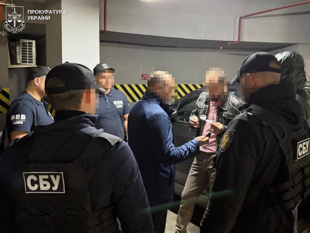 Заступник керівника БЕБ в Одесі заробляв на бізнесі в «ЛНР»: посадовця затримали (фото) usionline.com Заступник керівника БЕБ в Одесі заробляв на бізнесі в «ЛНР»: посадовця затримали (фото) «фото»