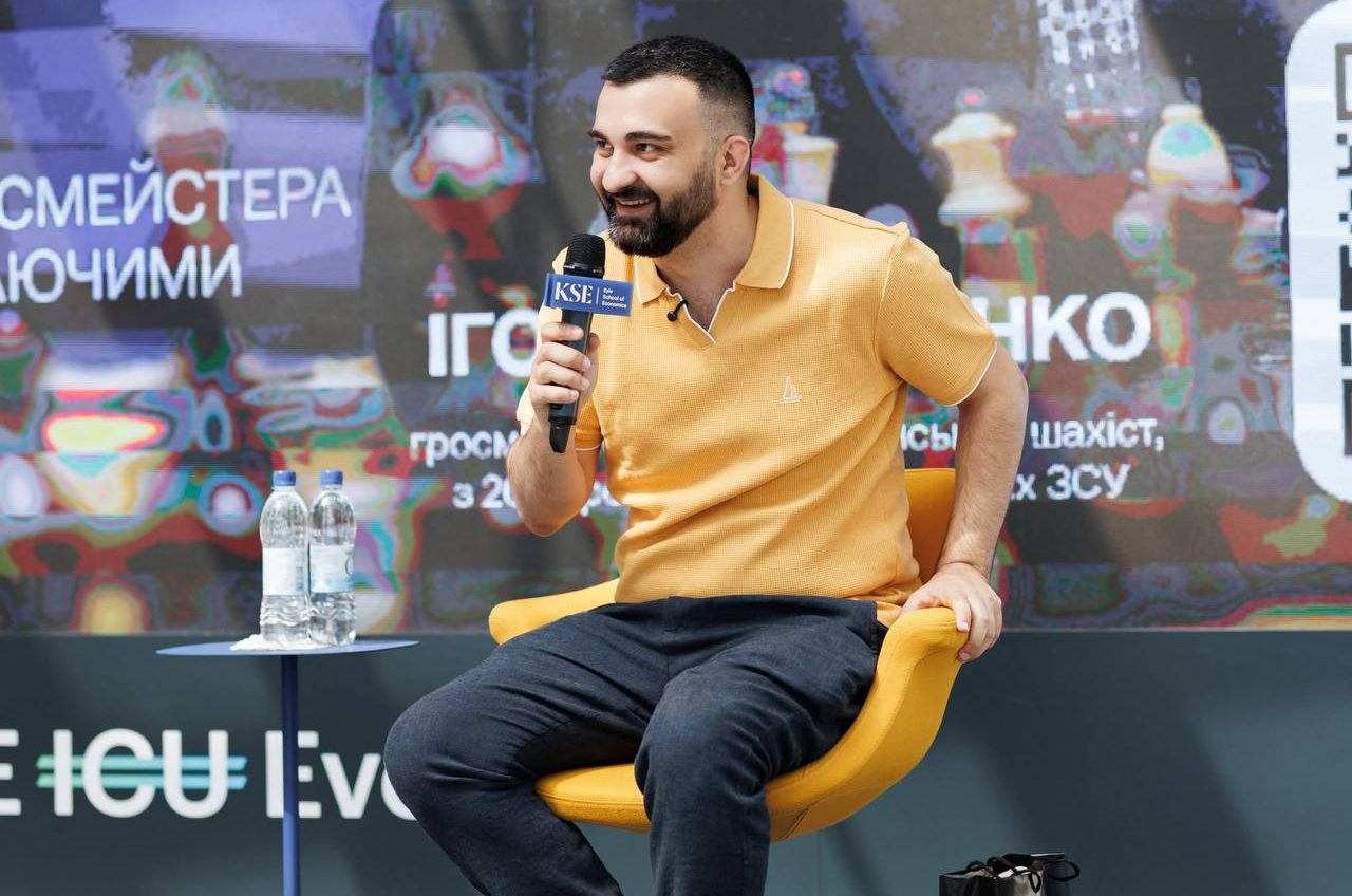 Військовий з Одеси став чемпіоном Європи з шахів, зігравши вперше за три роки війни (фото) usionline.com Військовий з Одеси став чемпіоном Європи з шахів, зігравши вперше за три роки війни (фото) «фото»