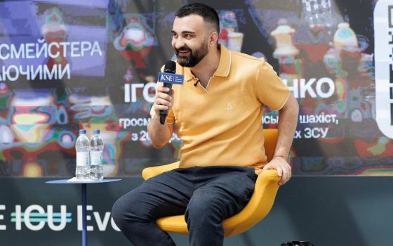 Військовий з Одеси став чемпіоном Європи з шахів, зігравши вперше за три роки війни (фото) usionline.com Військовий з Одеси став чемпіоном Європи з шахів, зігравши вперше за три роки війни (фото) «фото»