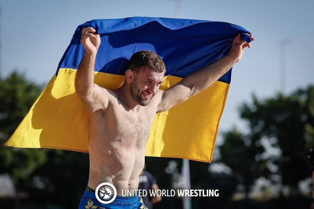 Борець з Одещини Василь Михайлов здобув золото світової серії «фото»