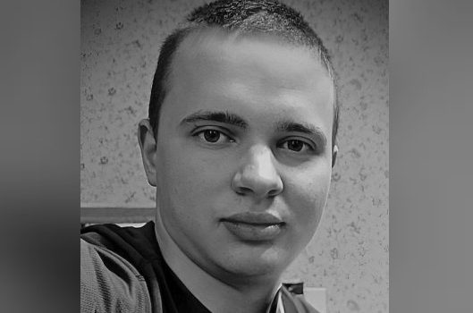 Вилківська громада попрощалася із загиблим на війні воїном Сергієм Маслениковим usionline.com Вилківська громада попрощалася із загиблим на війні воїном Сергієм Маслениковим «фото»