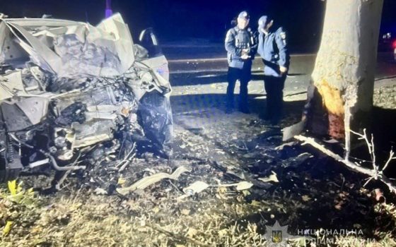 Смертельна ДТП в Одесі: на проспекті Шевченка водій BMW в’їхав у дерево (фото) «фото»