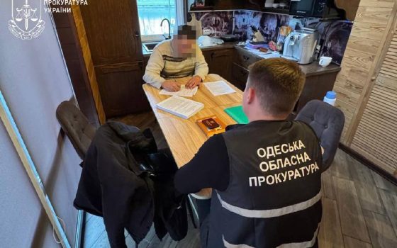 Прокуратура повідомила про підозру депутату та двом спільникам у контрабанді лісу через Одещину «фото»