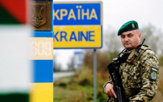Держприкордонслужба спростила проїзд чоловіків через Паланку «фото»