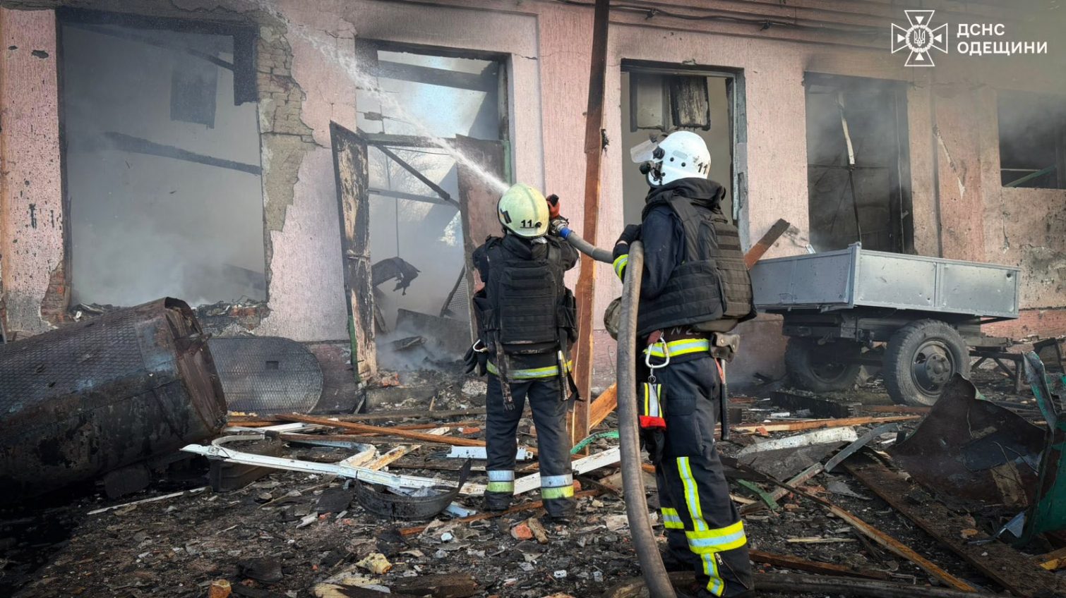 Рятувальники показали як ліквідовували наслідки терору рф в Одеській області (фото) «фото»