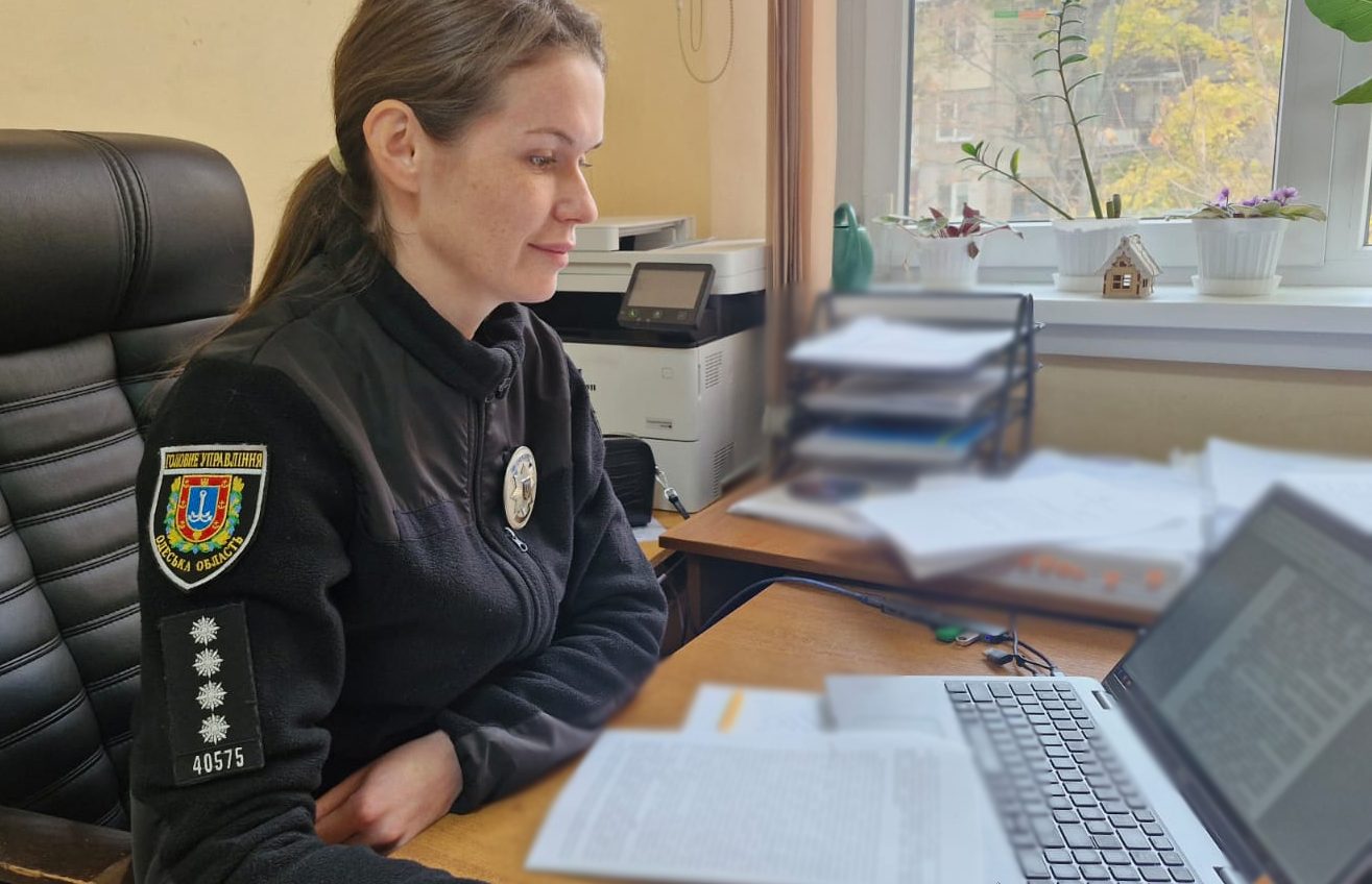 Утриманець Одеського СІЗО ошукував громадян України, представляючись мером їх міста «фото»