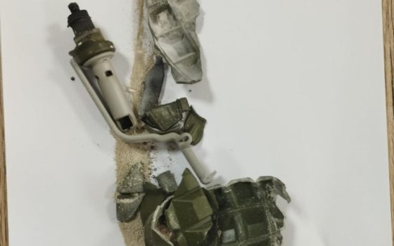 На Одещині 9-річна дівчинка принесла учбову гранату у школу, та – вибухнула «фото»