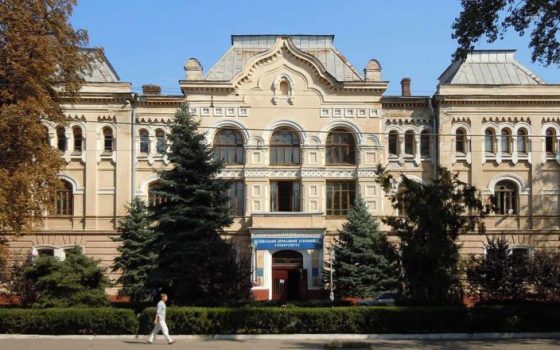 В Одеському аграрному університеті, що постраждав після балістичного обстрілу, нарешті замінять вікна «фото»