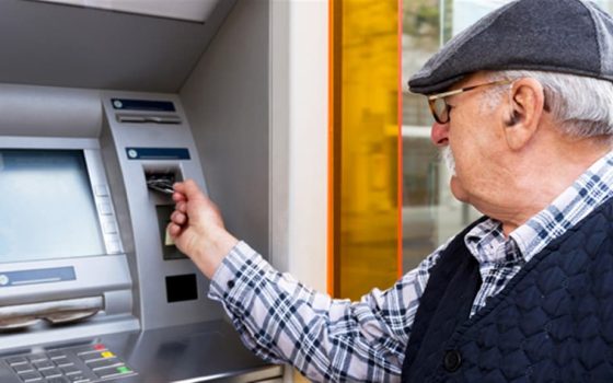 Переселенці можуть отримати свої пенсії на рахунок будь-якого банку України «фото»