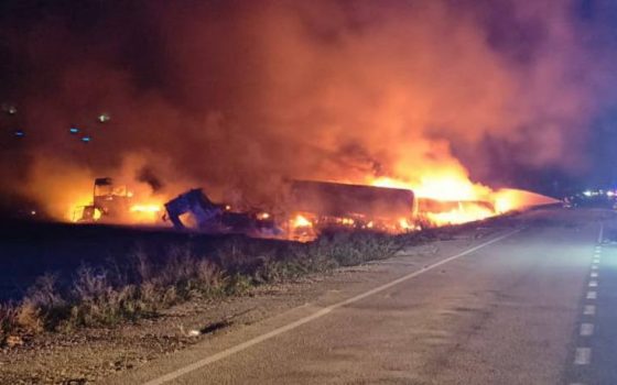 Нічна атака на Одещину: двоє загиблих та знищені вантажівки (фото, відео) «фото»