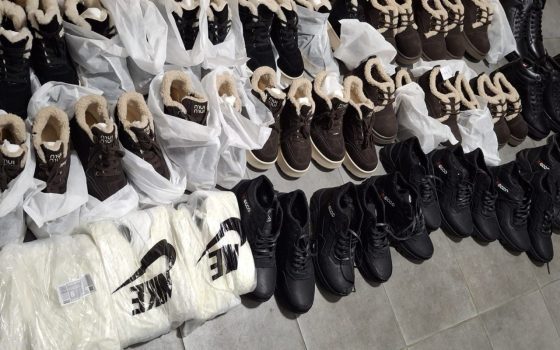 Взуття, шуби та рибальські снасті: на кордоні з Молдовою затримали кілька партій прихованого товару (фото) «фото»