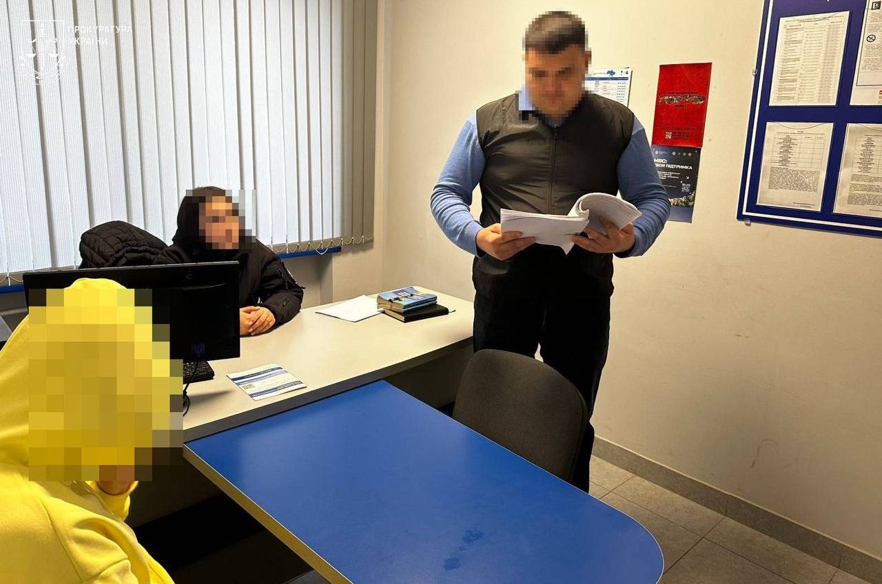 Ексчиновниця Білгород-Дністровської міськради вимагала хабар за підроблення довідки про трудовий стаж (фото) «фото»