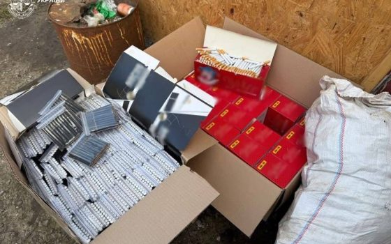 В Одесі викрили підпільну «сигаретну майстерню»: справу передали до суду (фото) «фото»
