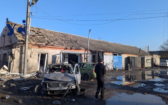 Розтрощені автівки та зруйновані оселі: як виглядають будинки та СТО після нічної атаки (фото) «фото»