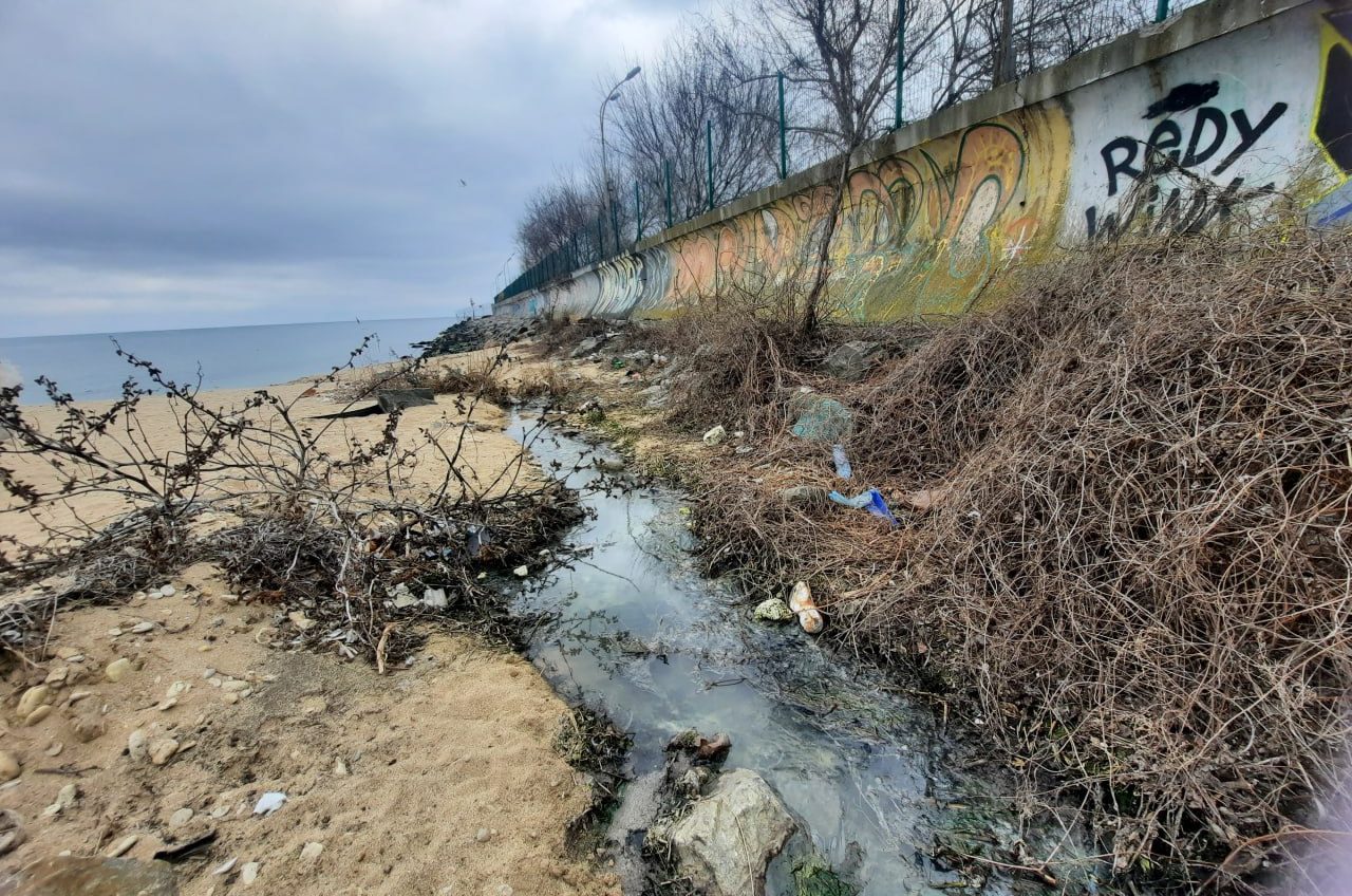 Нарешті у каналізаційно-насосної станції на пляжі Чорноморки з’явився балансоутримувач (фото) «фото»