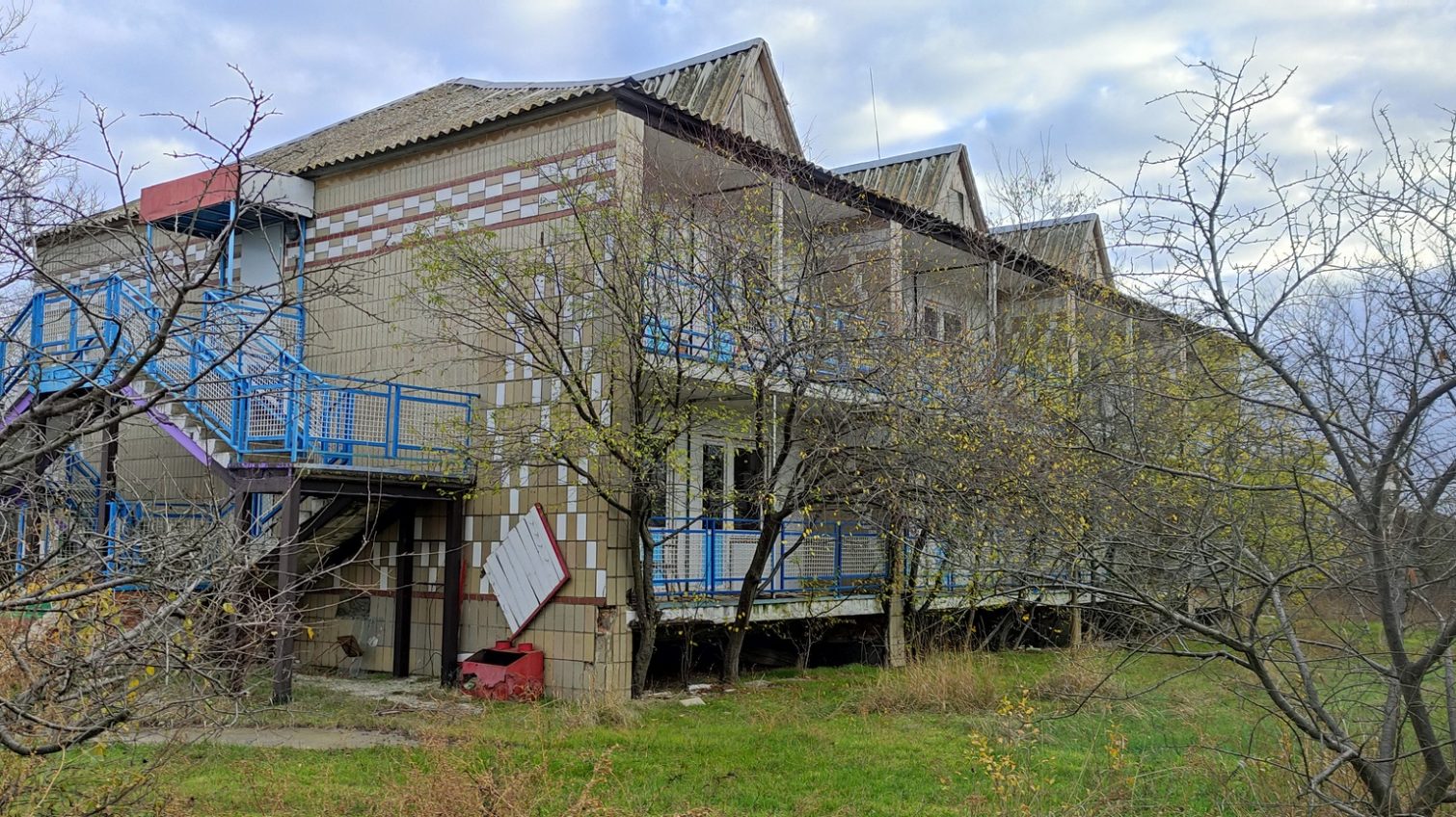 Фонд держмайна приватизує базу відпочинку «Ракета» всього за мільйон триста тисяч гривень (фото) «фото»