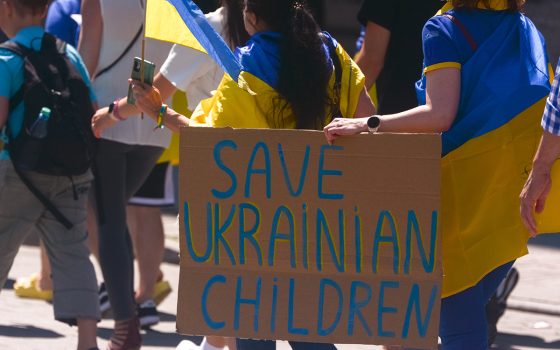 Сімох українських дітей повернули з Росії за сприяння Меланії Трамп «фото»