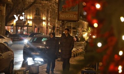 Темна ніч в Одесі: вуличне освітлення зникло, але життя не зупиняється (фоторепортаж) «фото»