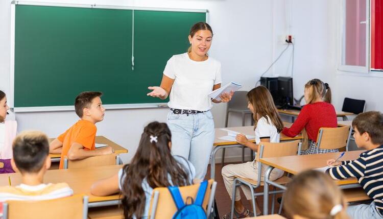 Вчителі отримають більші зарплати: у бюджеті-2026 заклали рекордне фінансування – 57,8 мільярдів «фото»