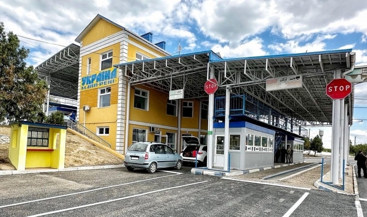 Пункт пропуску «Рені» призупинив роботу через проблеми з живленням «фото»