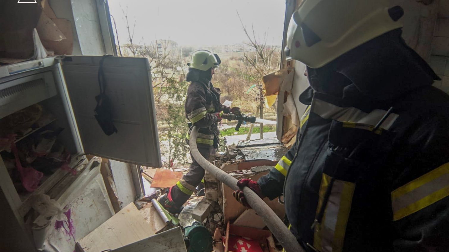 В Кілії у квартирі вибухнув газ: рятувальники витягли двох постраждалих (фото) «фото»