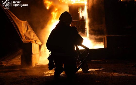 Атакували двічі: вночі дрони пошкодили об’єкт енергетики та складську будівлю з добривами на Одещині (фото) «фото»