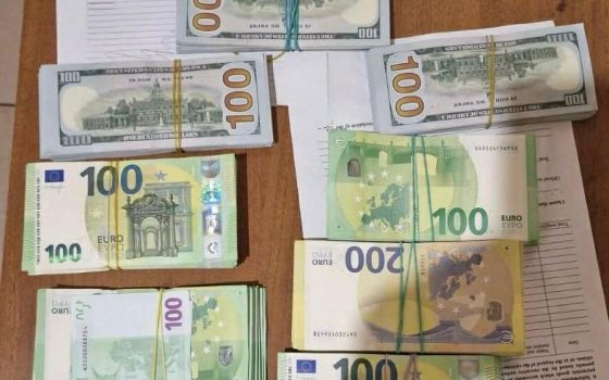 На Одещині чоловік намагався вивезти закордон понад 3,5 мільйони гривень (фото) «фото»