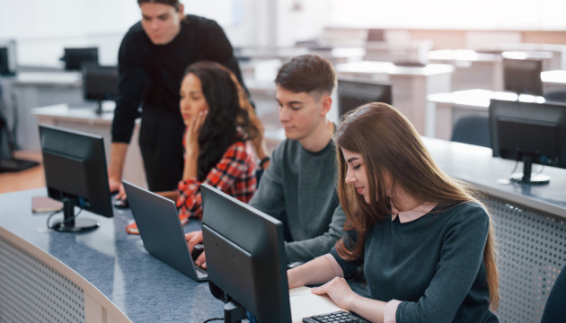 Вже на початку січня у вишах можуть розпочати навчання перші групи «нульового» курсу «фото»