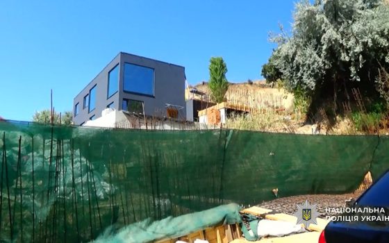 В Одесі чоловік без будь яких документів просто побудував собі будинок біля моря (фото) «фото»