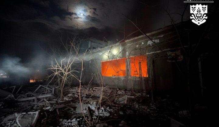 Вночі на Одещині безпілотники пошкодили житлові будинки та енергооб’єкт «фото»
