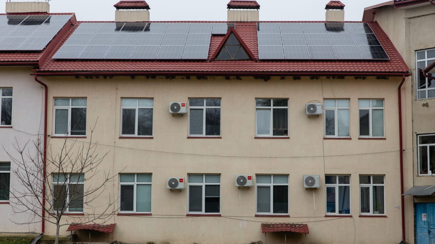 На Одещині лікарня отримала власну сонячну станцію для хірургічного корпусу (фото) «фото»