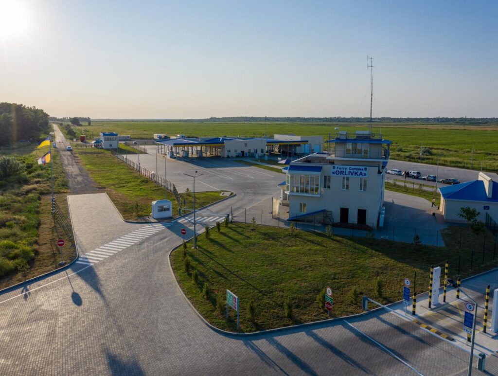 Пором «Орлівка» відновив роботу після ворожого обстрілу: як наразі працює переправа «фото»