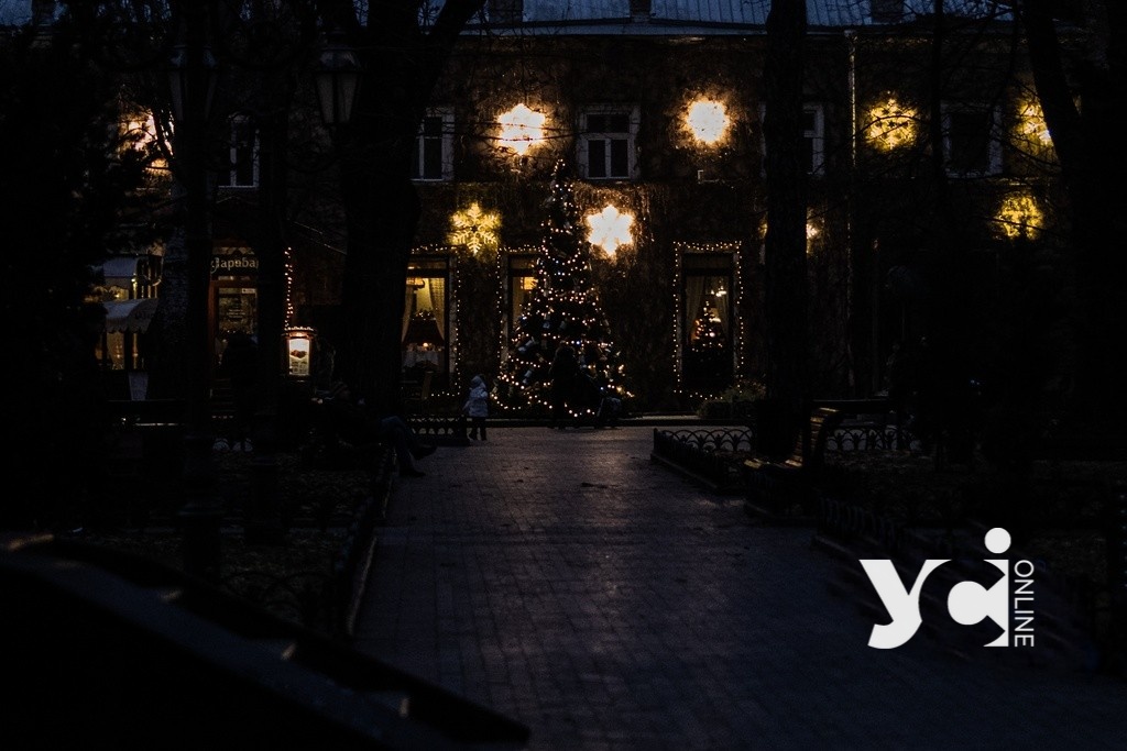 Без світла, але з настроєм: як одесити переживають блекаути (відео) «фото»