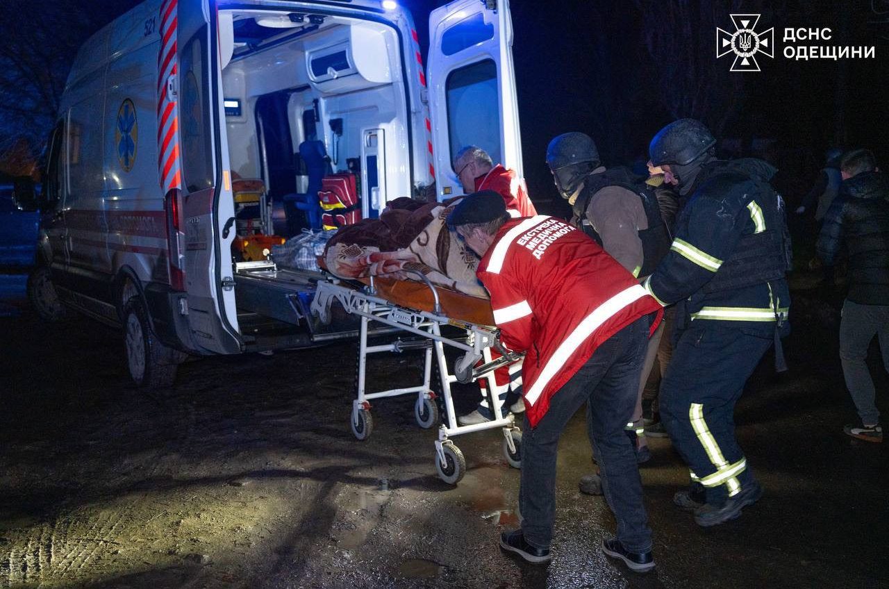 Нічна атака рф: в Одесі постраждали шестеро людей (фото, ОНОВЛЕНО) «фото»