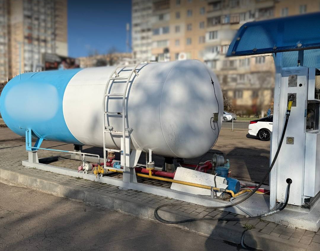 В Одесі викрили дві автозаправки з нелегальним пальним (фото) «фото»