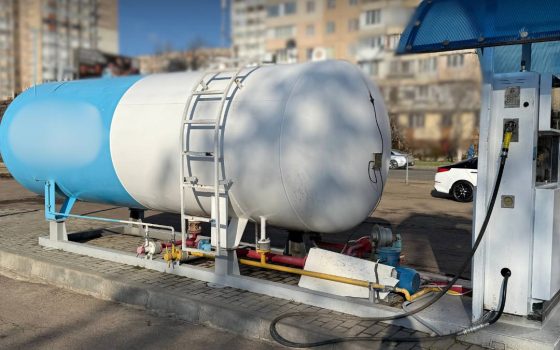 В Одесі викрили дві автозаправки з нелегальним пальним (фото) «фото»