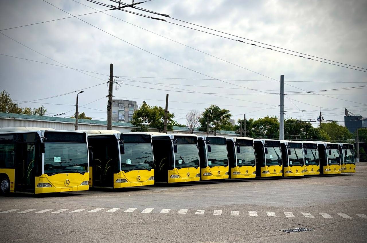 В Одесі вже другий тиждень не працює міський електротранспорт: збільшено кількість соціальних автобусів «фото»