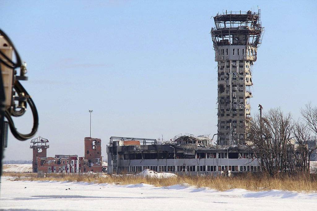 «Вони вистояли, коли не витримав бетон»: в Україні вшановують пам’ять захисників Донецького аеропорту «фото»