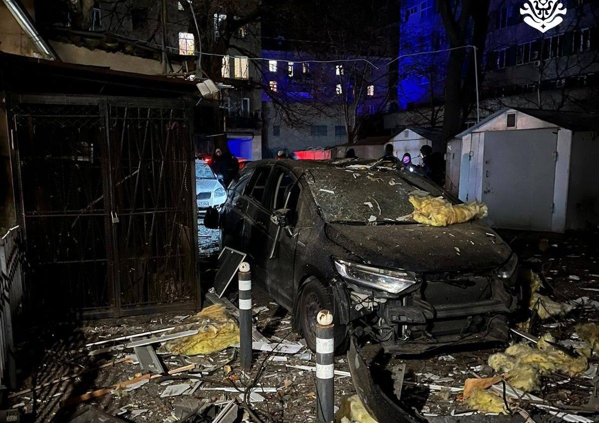 В Одесі через нічну атаку постраждали 6 людей, пошкоджені будинки і корпус лікарні (фото) «фото»