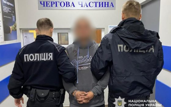 П’яний рецидивіст вдарив приятеля ножем у шию. Вирок — ув’язнення на 6 років «фото»