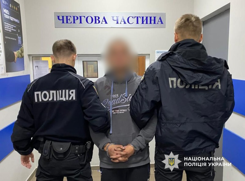 П’яний рецидивіст вдарив приятеля ножем у шию. Вирок — ув’язнення на 6 років «фото»