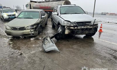 На трасі Одеса-Южне легковик зіткнувся з вантажівкою «фото»