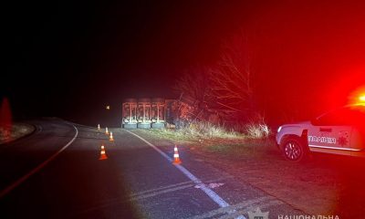 На трасі Одеса-Рені сталася смертельна ДТП: вантажівка зіштовхнулася з евакуатором «фото»