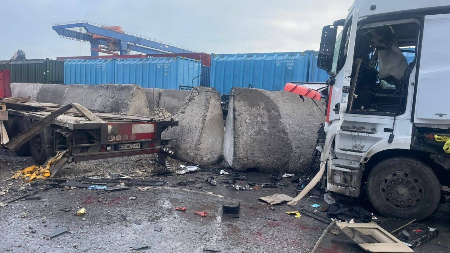 Росія вдарила по двох портах Одещини: загинули 2 людини, ще 8 поранені (фото,відео) «фото»